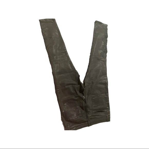 NEW J BRAND BLACK JEANS, S 31, medium waist, stunning details. - Picture 6 of 11